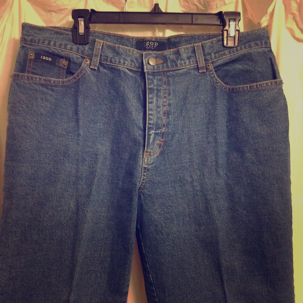 Izod regular blue jeans. Petites